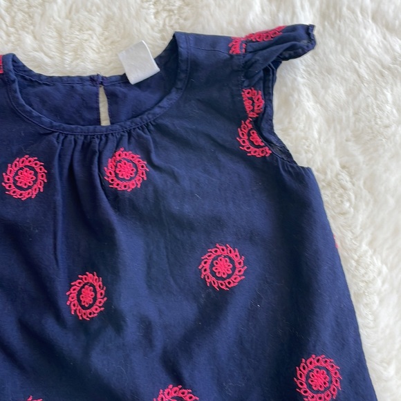 Gap 2T navy crop sleeved top - Picture 2 of 5
